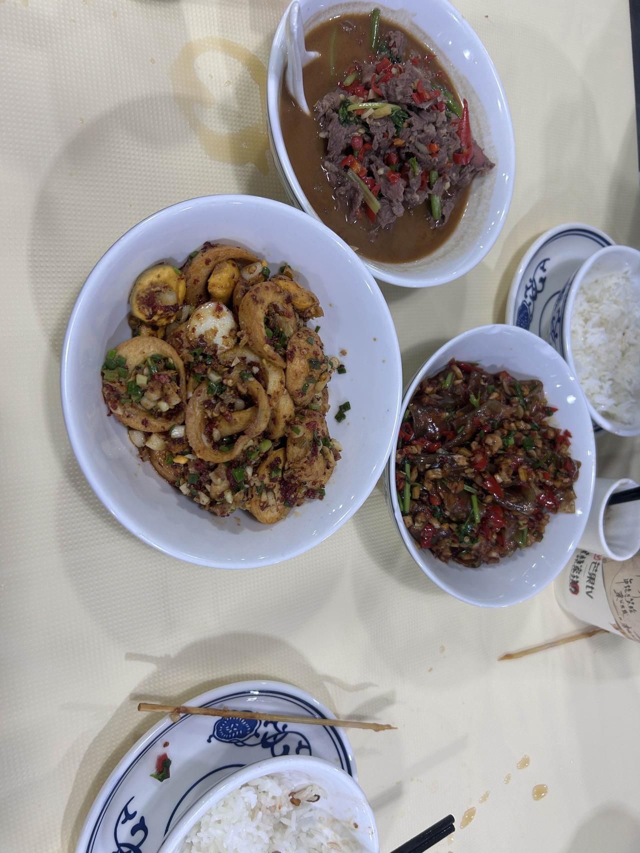 分享我这周有趣的事：这周和朋友吃了一顿好吃的饭