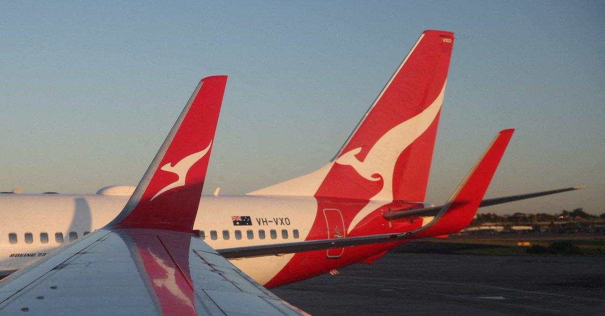 [To learn English]
Qantas is in talks wi