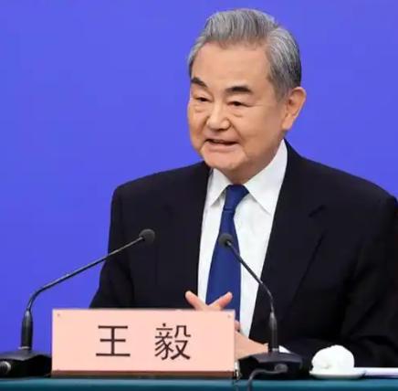 韩国外交部正式宣布，
 
8月18日，韩国外交部正式宣布：中国外交部长王毅将于8
