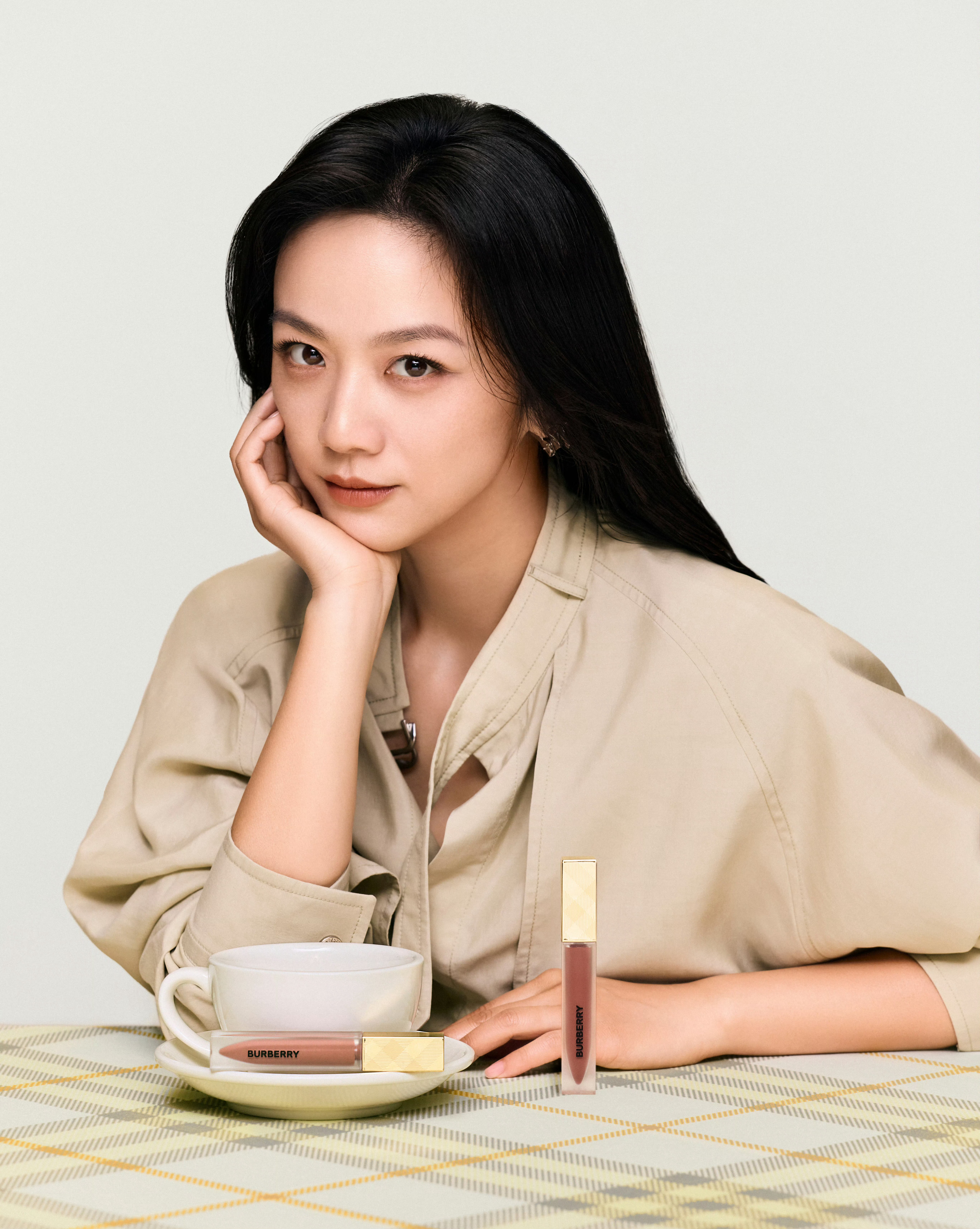 汤唯  in  Burberry Beauty  靓汤的新广告💋 ​​​