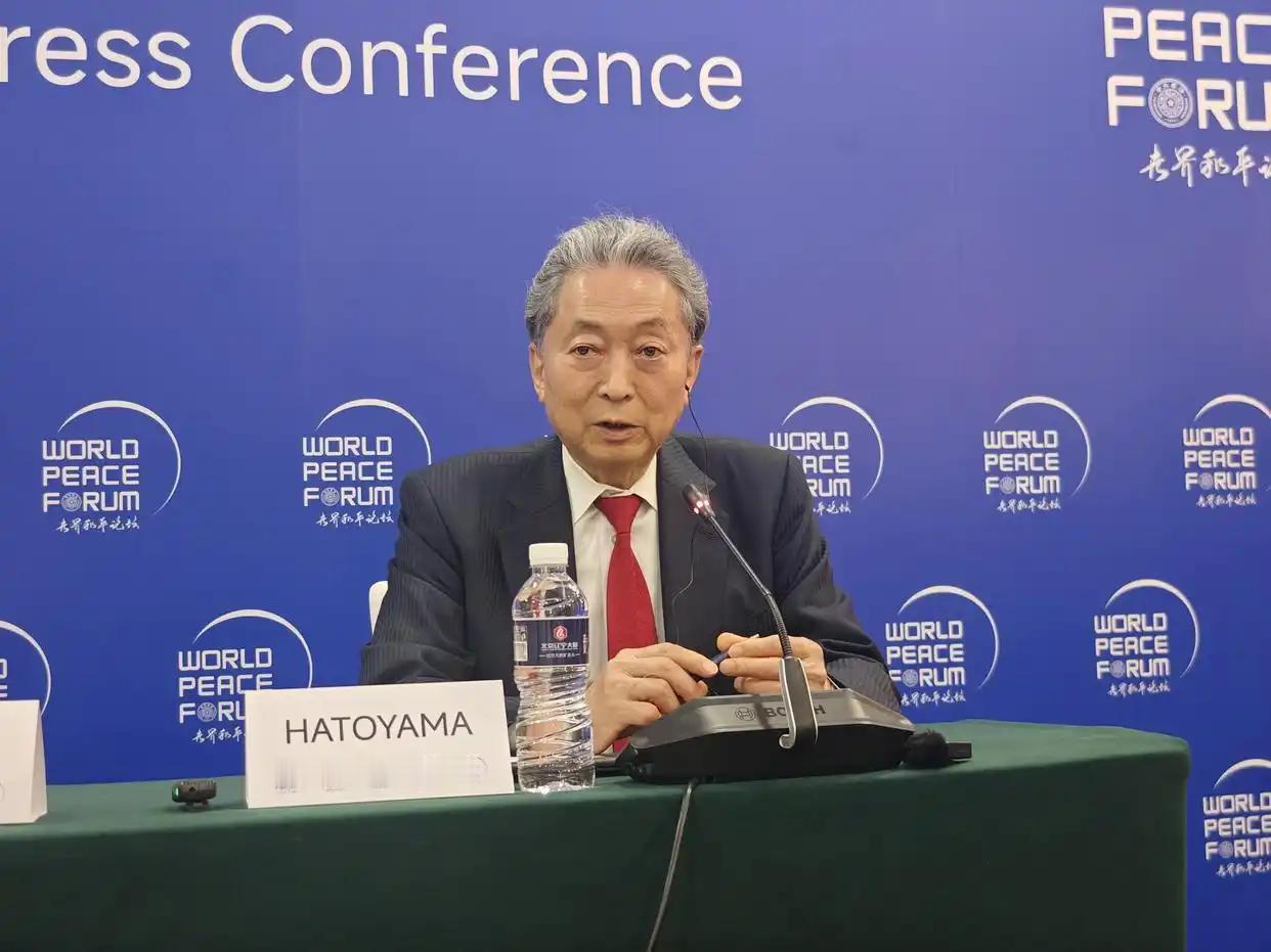 日本亲华的前首相鸠山由纪夫说，“中国的国力与美国不相上下，但如果中国孤军作战，独