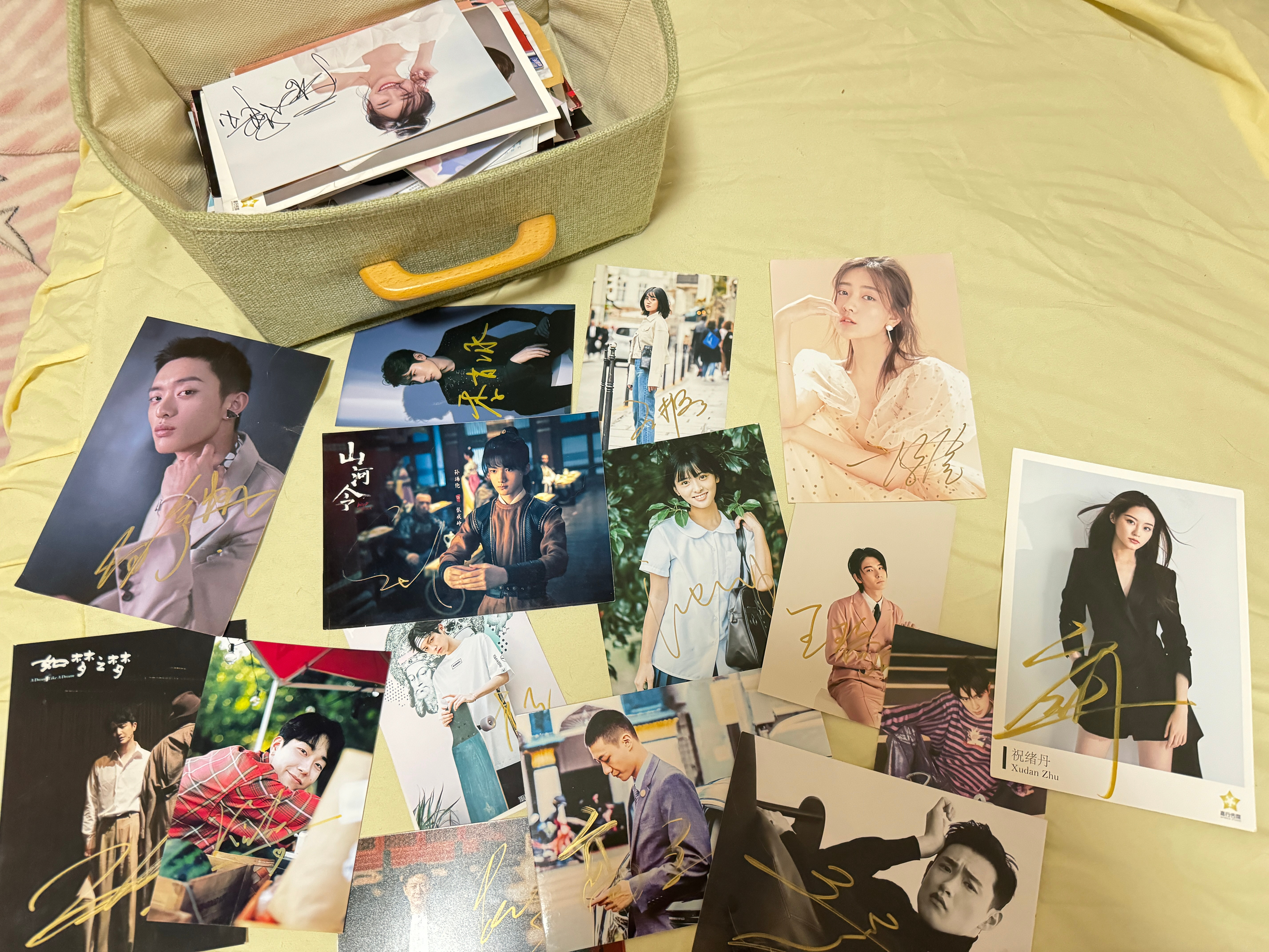 今天把上次抽奖的第二批寄出啦！等快递上门ing  最后一批后天就能寄！第一批的小