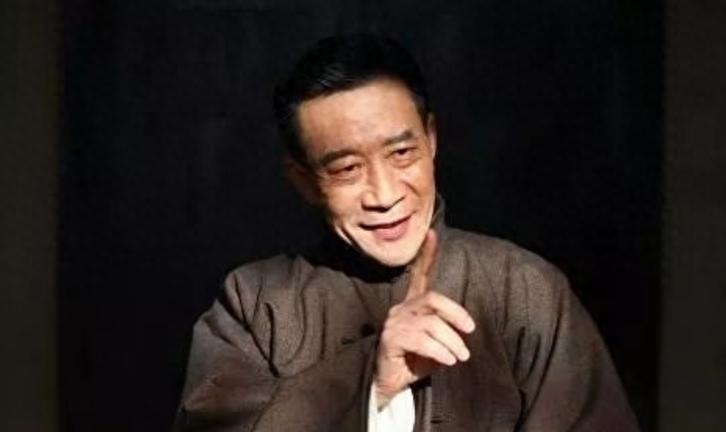 李雪健和他的“后盾”于海丹
说起娱乐圈，大家都知道那是个光鲜亮丽但也复杂多变的地