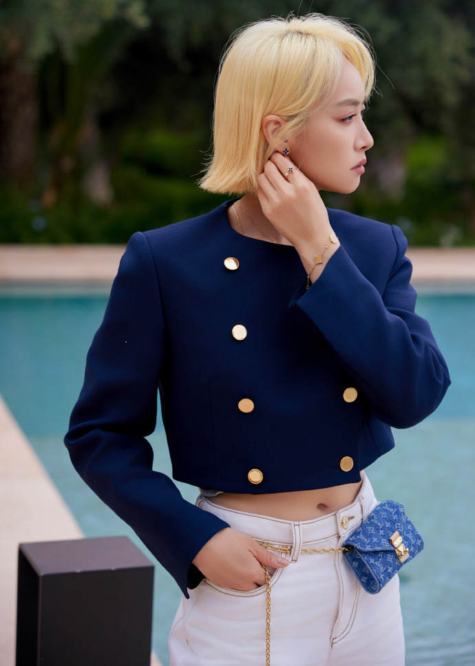 宋茜LV高珠活动造型宋茜摩洛哥LV高珠发布晚宴造型这次的造型也太美了吧！！！利落