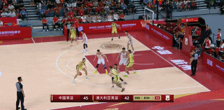 中国男篮球星赵继伟真是太让人揪心了！在今天进行的中国男篮和澳大利亚男篮的友谊赛中