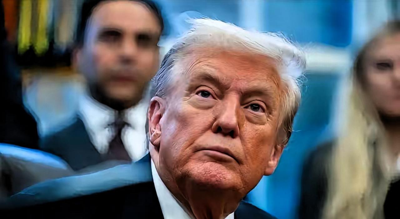 台湾的天终于塌了
当地时间11月13日，根据美媒透露，美国要求台湾投资3500亿