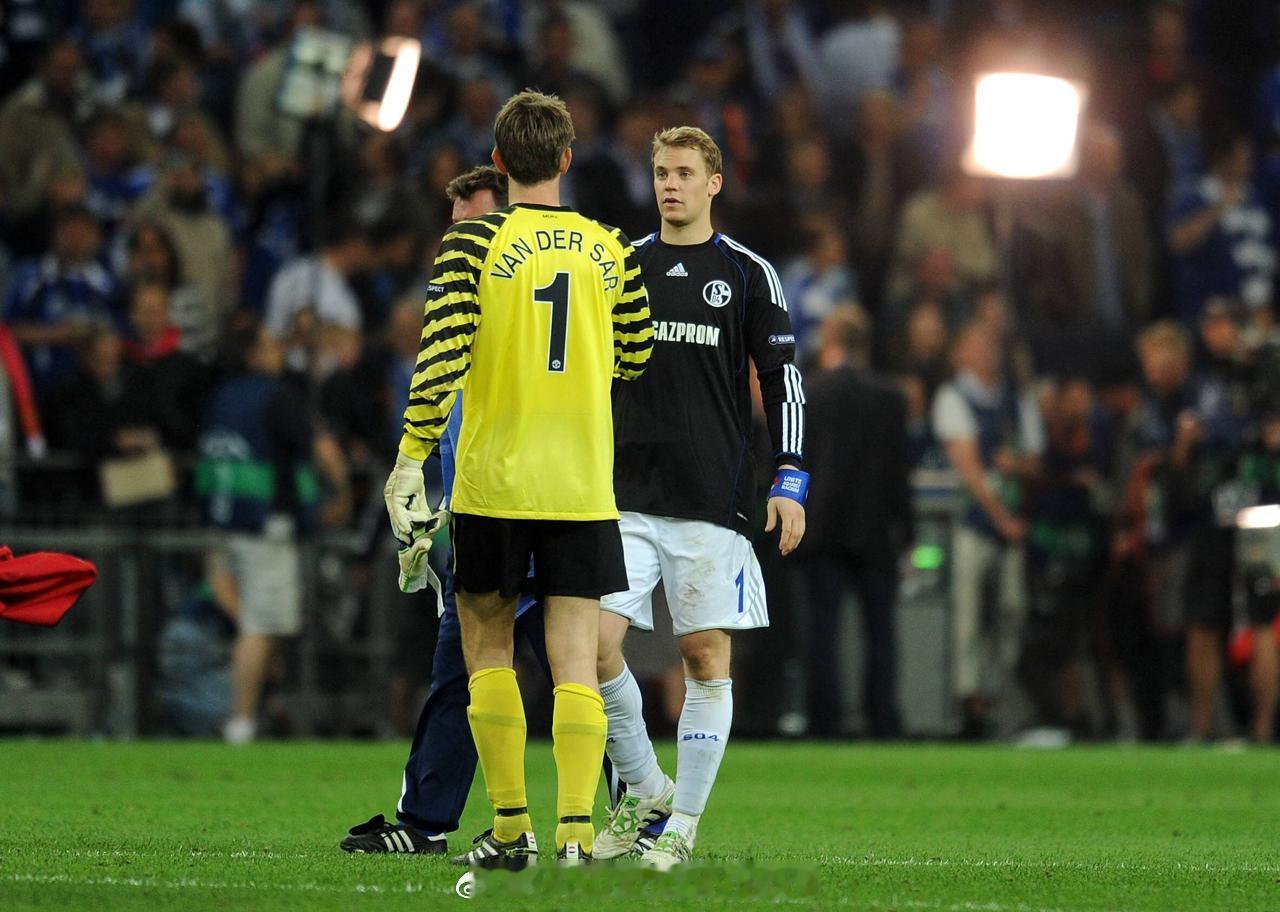 诺伊尔40岁，范德萨叔叔回忆自己40岁在欧冠的比赛 