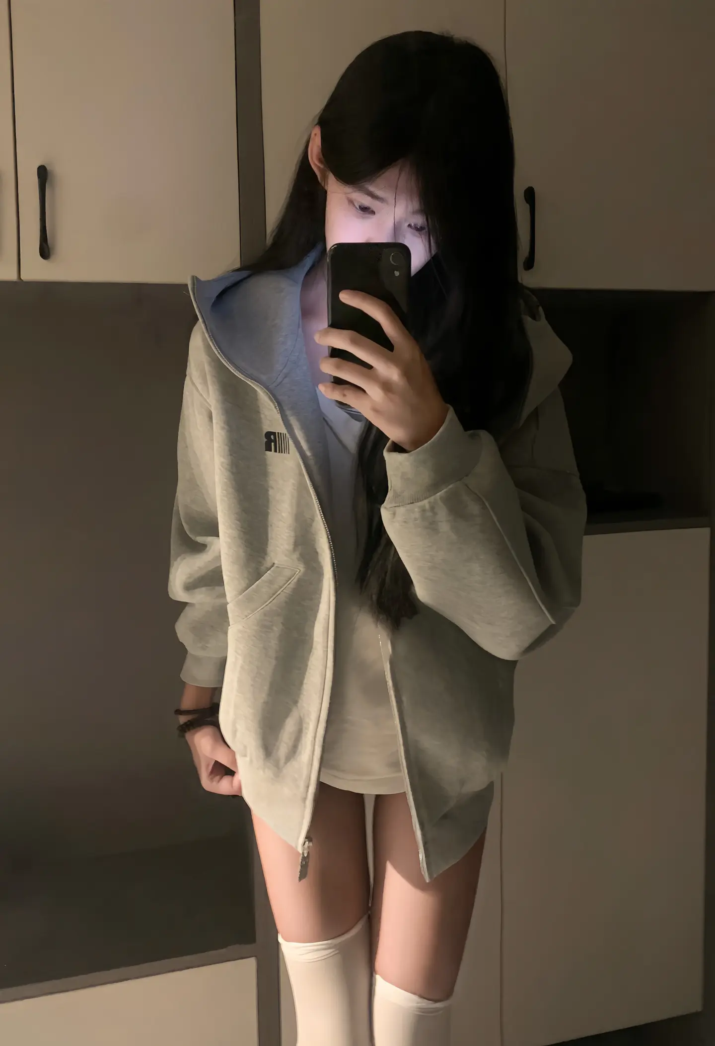 短暂的幸福需要用无数个失眠的夜晚来偿还
