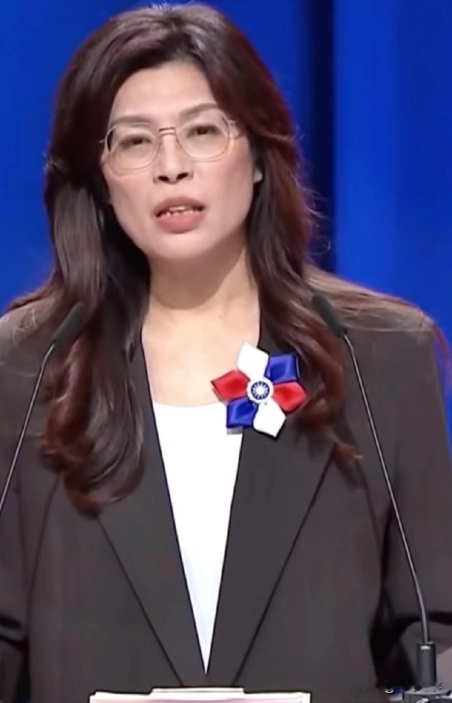 她N的说实话，我从来一开始都都认为她是投机主义者，整天口号喊得响，骑墙派，这种天