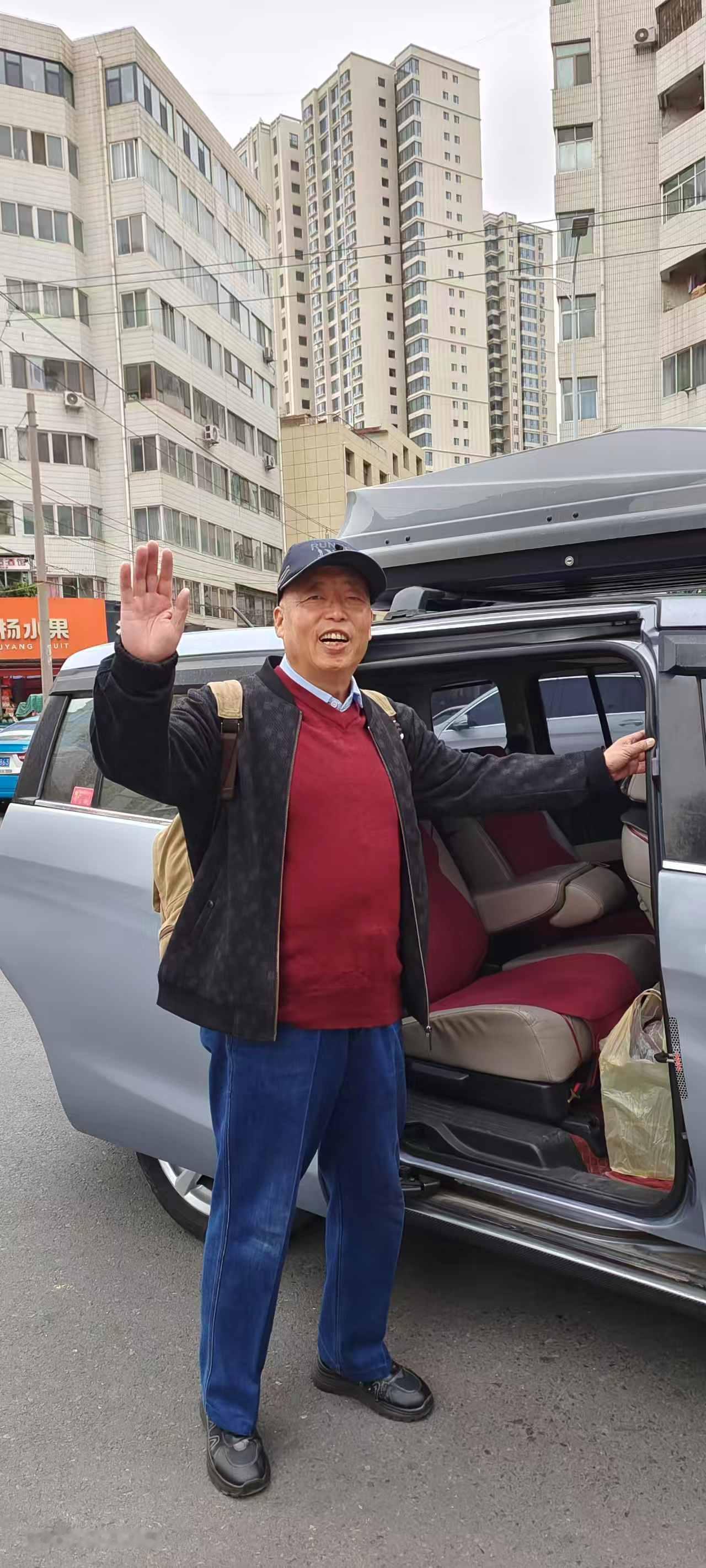 暮春中原游之一：
愉快的旅途生活
记者王志俭（穿石）文图
人间4月芳菲尽，正是出