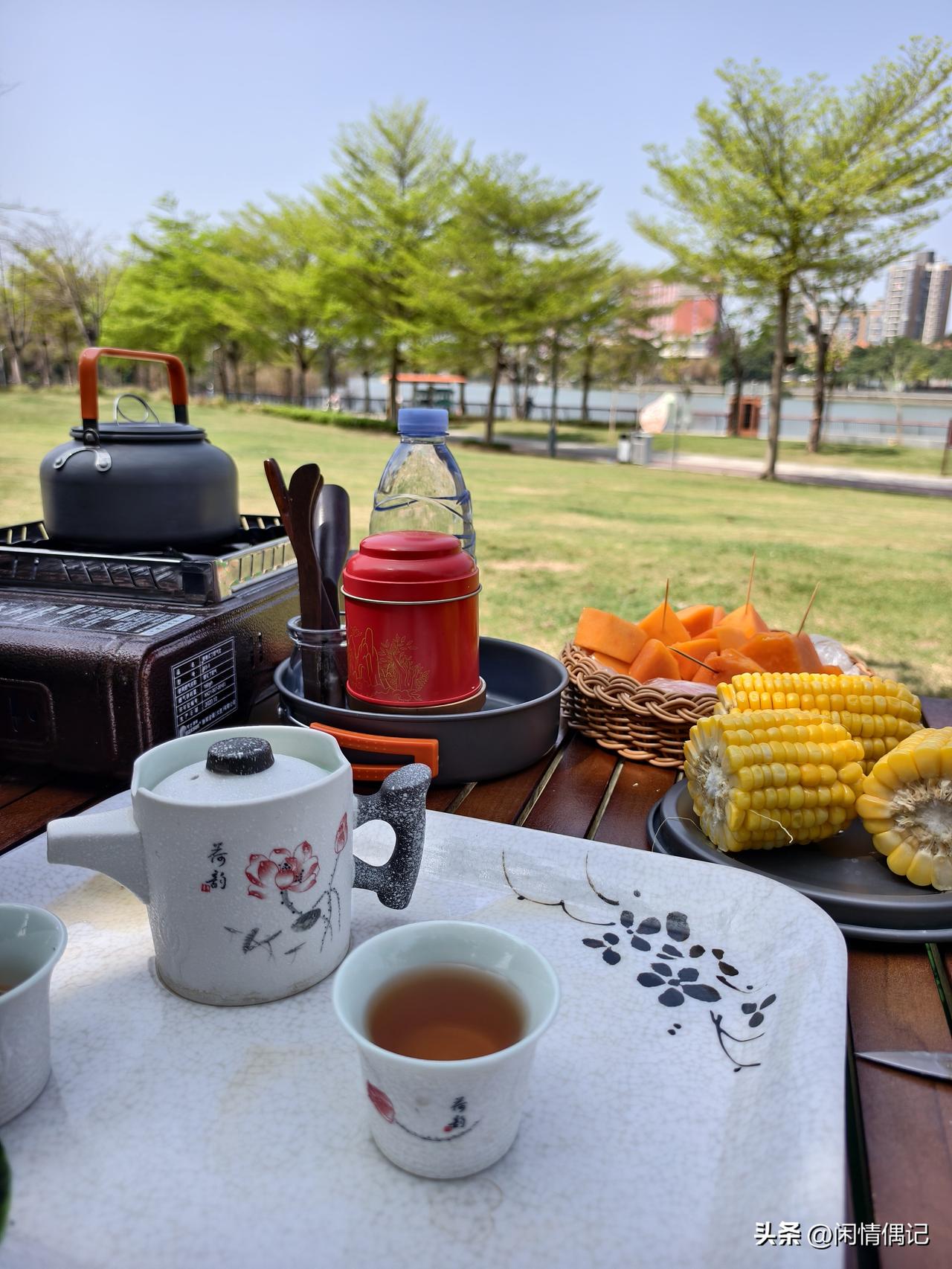 人到中年……
你要允许自己慢下来
允许自己偶尔认个怂
心里有委屈，想哭就哭一场…