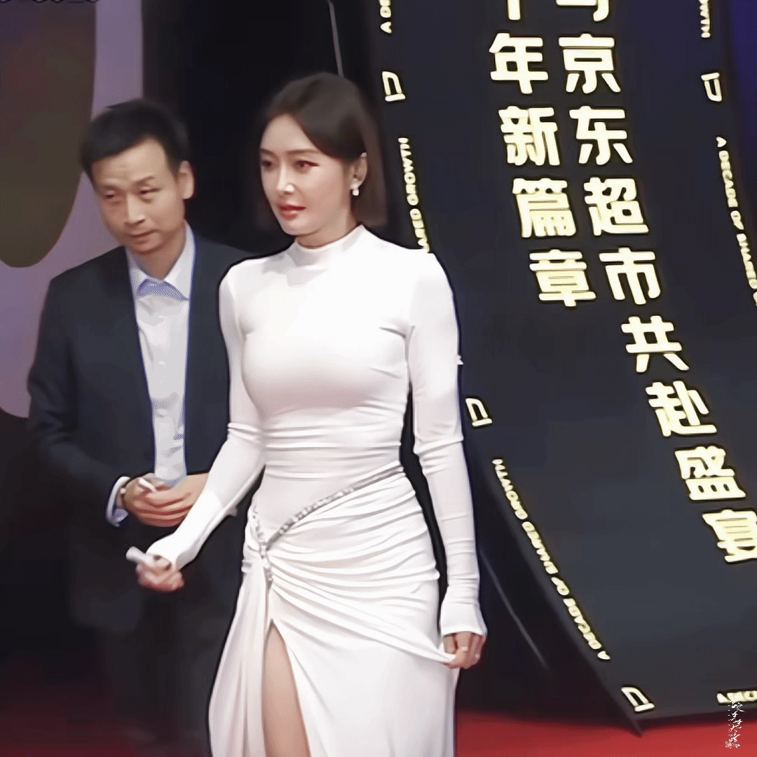 秦岚阿姨的身材 