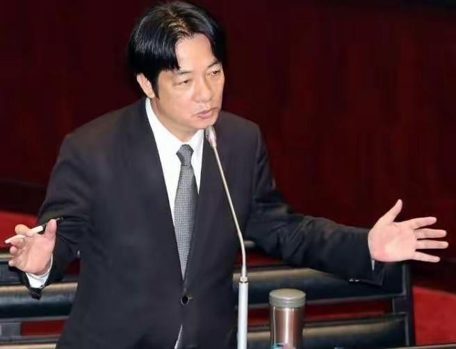 被列入“台独顽固清单”的台湾省“防务部长”顾立雄，竟然警告赖清德！

顾立雄自己