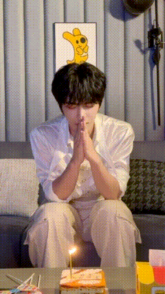 一路繁花全员为邵子恒庆生 邵子恒的生日庆祝真是比过年还热闹！不仅有姐姐们为新歌打