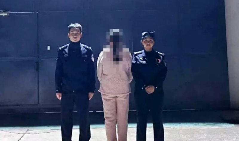 【九寨沟拍照摊主将广告牌挂树干上，被劝阻后动手伤人！已拘留】5月4日，南都N视频