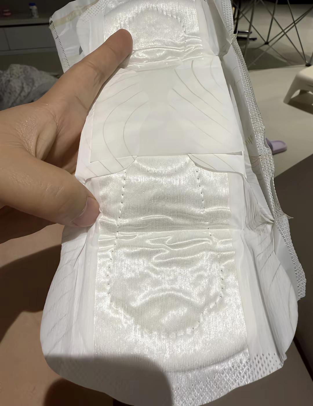 蚕丝做的护舒宝，一看就价格不菲，有钱人才能用的起吧？