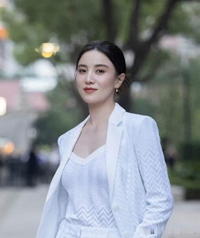 不把保养当任务！烟台街头看见不一样的宋佳