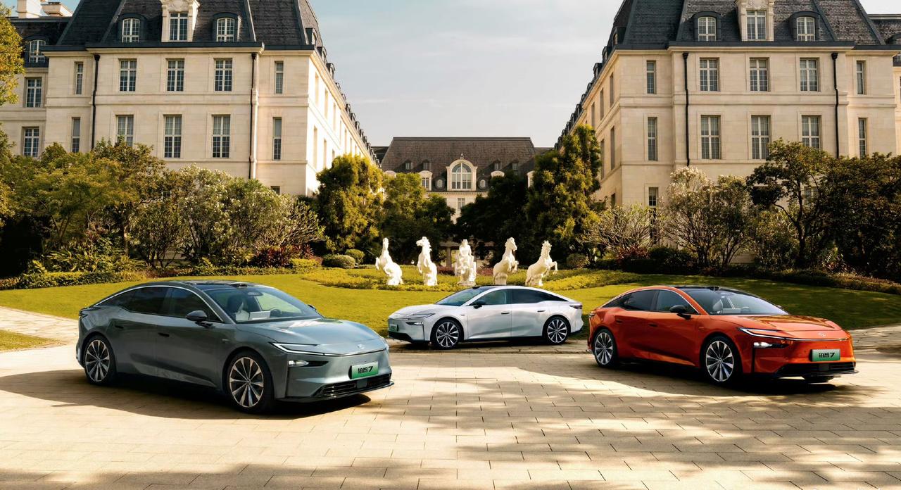 数据显示：

中国：每度电0.65元左右。
英国：每度电2.8元左右。
法国：每