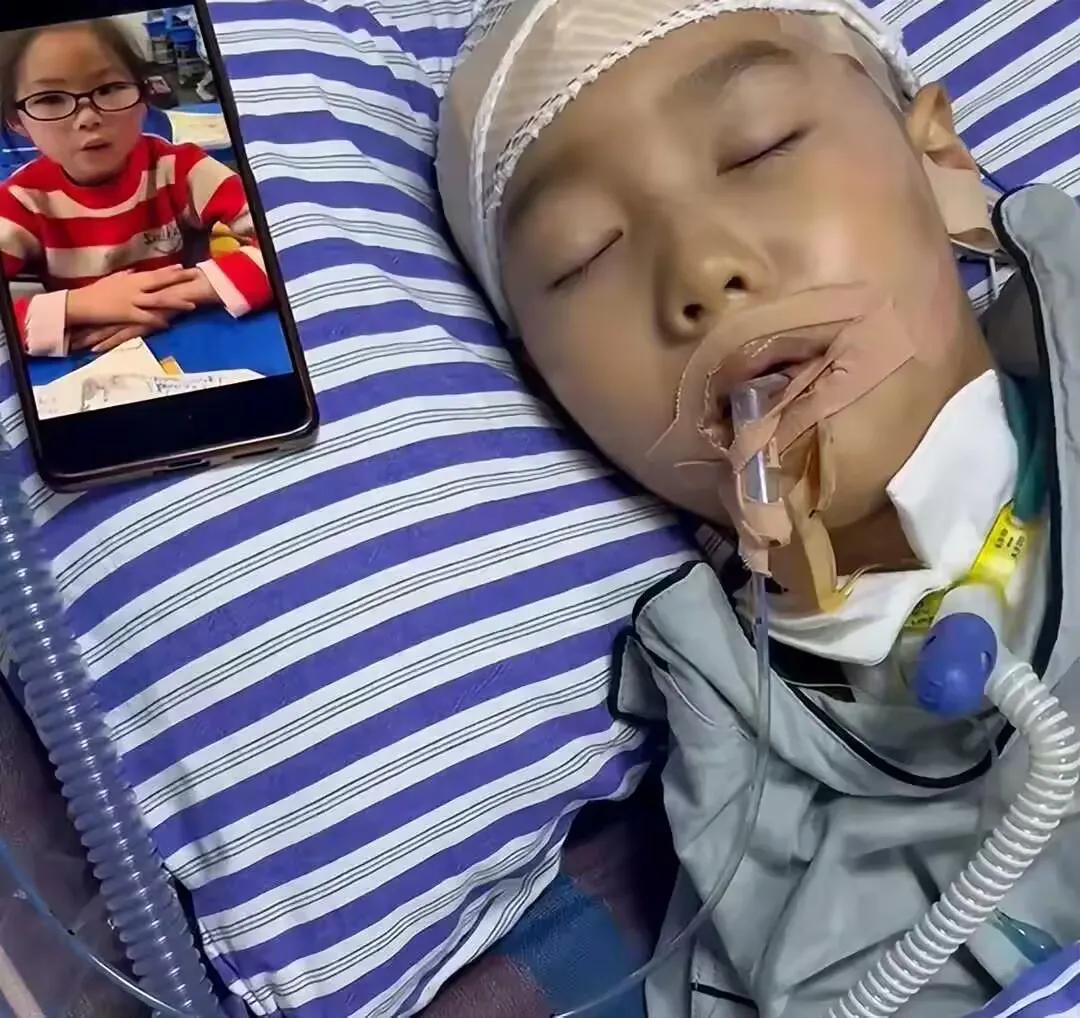 刘楚熙，到你回答了！

这句教室里最普通的点名，却在ICU病房里炸开了一个生命奇