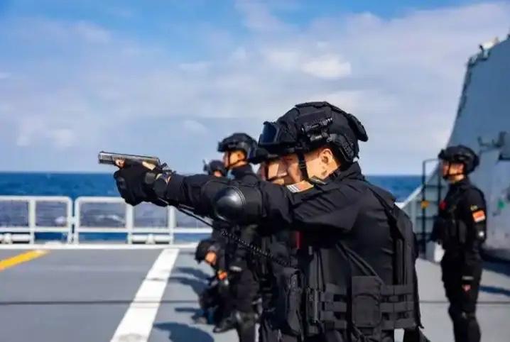 面对一次次的挑衅，中国为什么还不动手？很多人憋着一口气，甚至觉得窝囊。但我要告诉