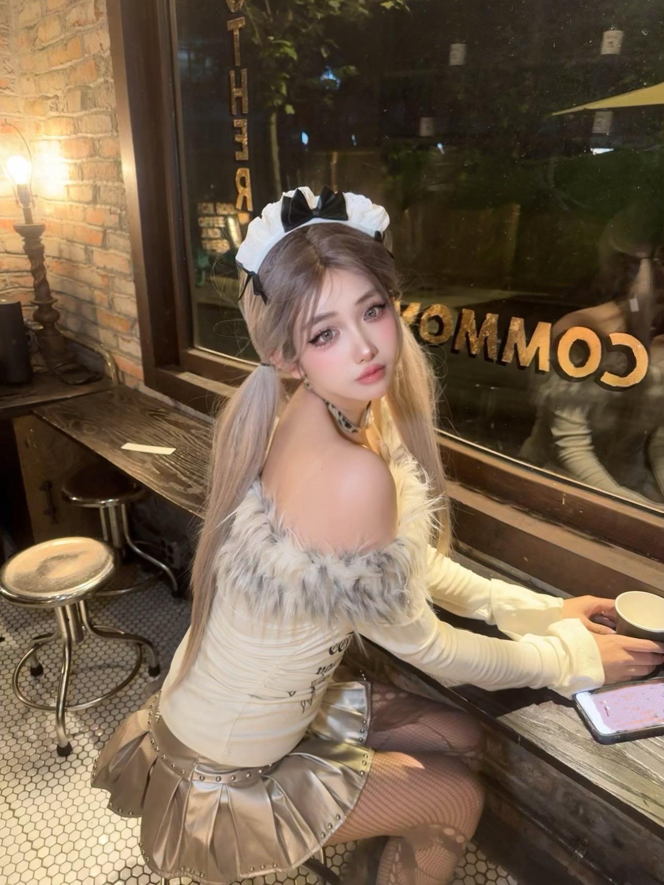 灰色的天。涩谷辣妹