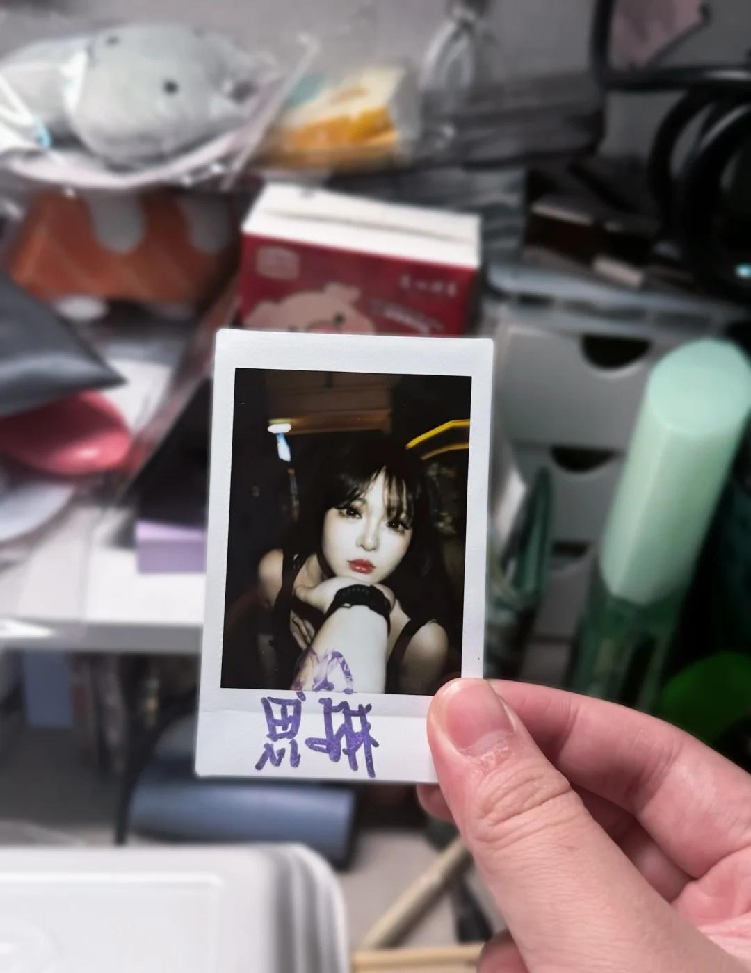 姐姐就这样萌爆全世界
所有人 感受
就这样萌萌地把脸放在我手上❤️‍🔥
搞得我
