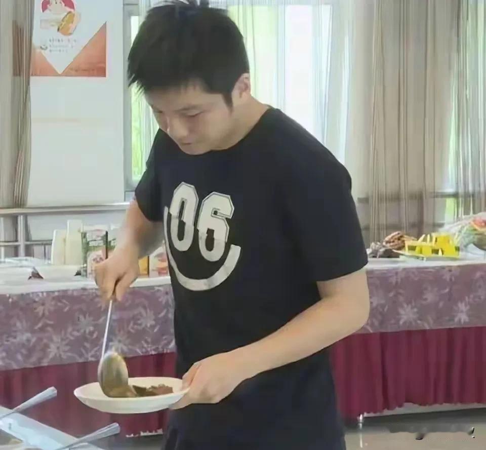 孙颖莎师哥蛐蛐樊振东，不过他说的八成是真事！

莎莎师哥张成和闫安连麦！
聊到了