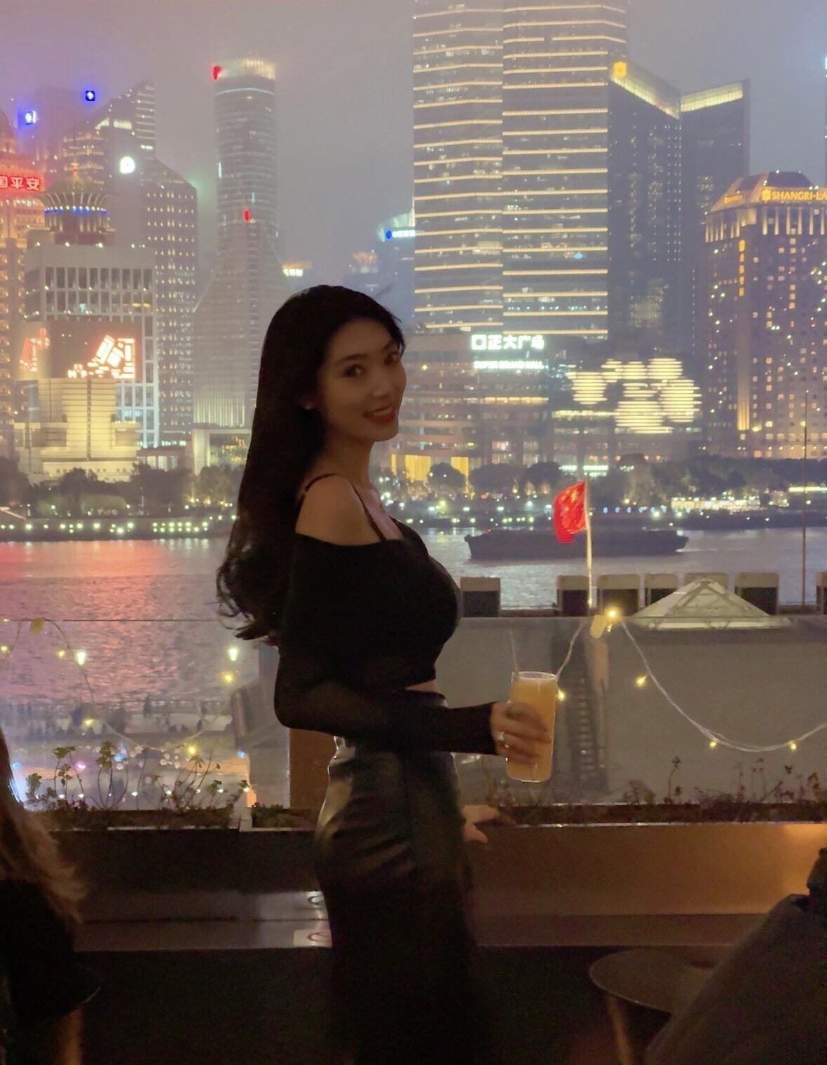 上热门 穿搭 御姐 美女 十亿流量扶持计划