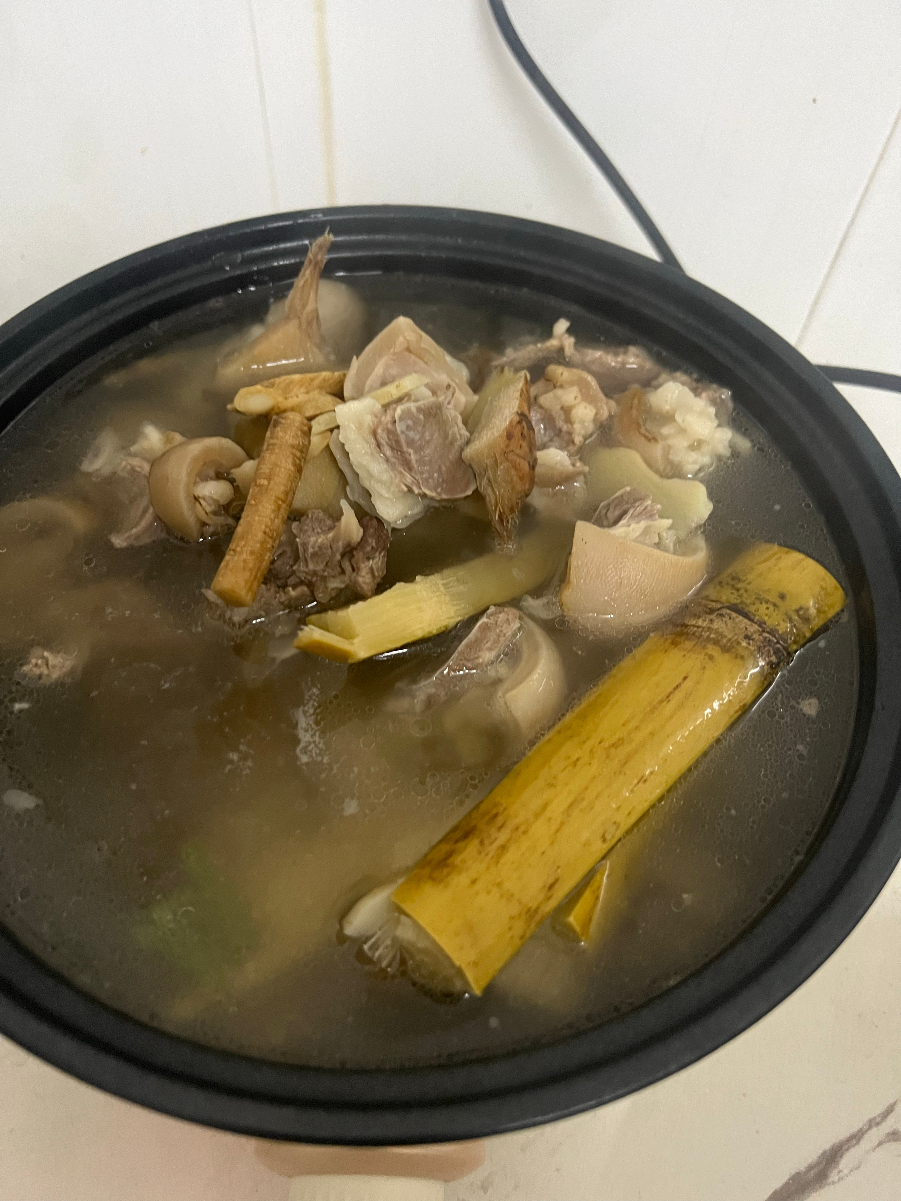 广东又降温了，天气这么冷怎么能不吃羊肉煲呢火锅羊肉