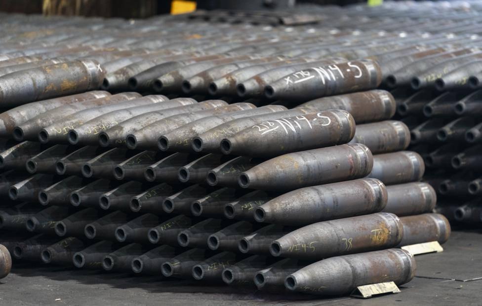 据德国之声报道，东亚某国（⏰）已向白俄罗斯出售了用于生产152毫米炮弹以及“冰雹