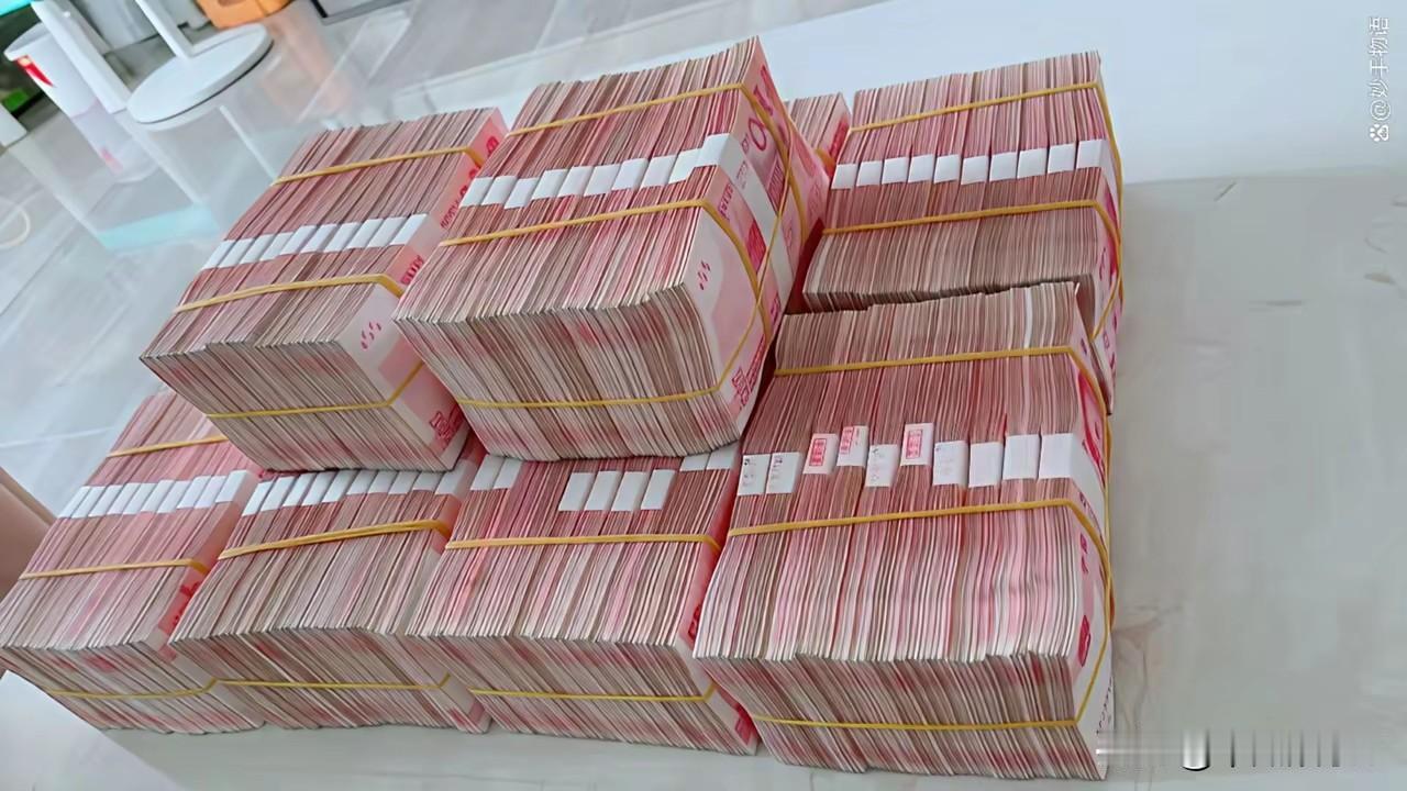 中年人最大的快乐就是赚钱！

表哥感叹，男人到了40岁，真的对什么都提不起兴趣。