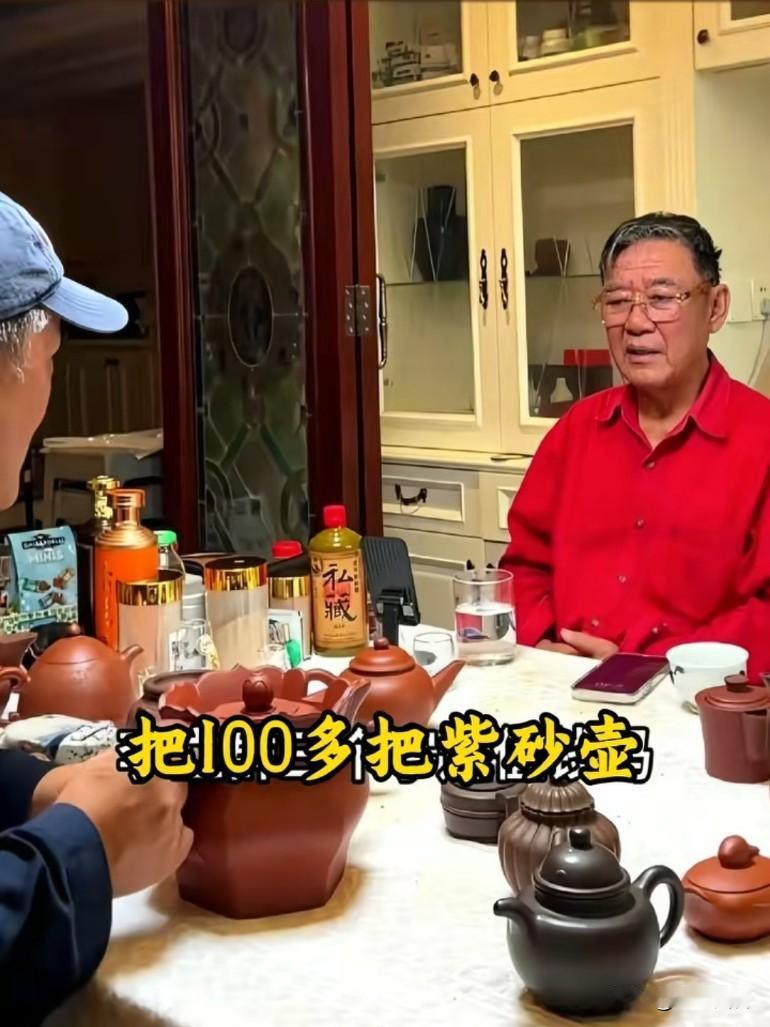 74岁李立群卖100多把紫砂壶，为三个子女操碎心，女儿3000万拍片只卖出2万，