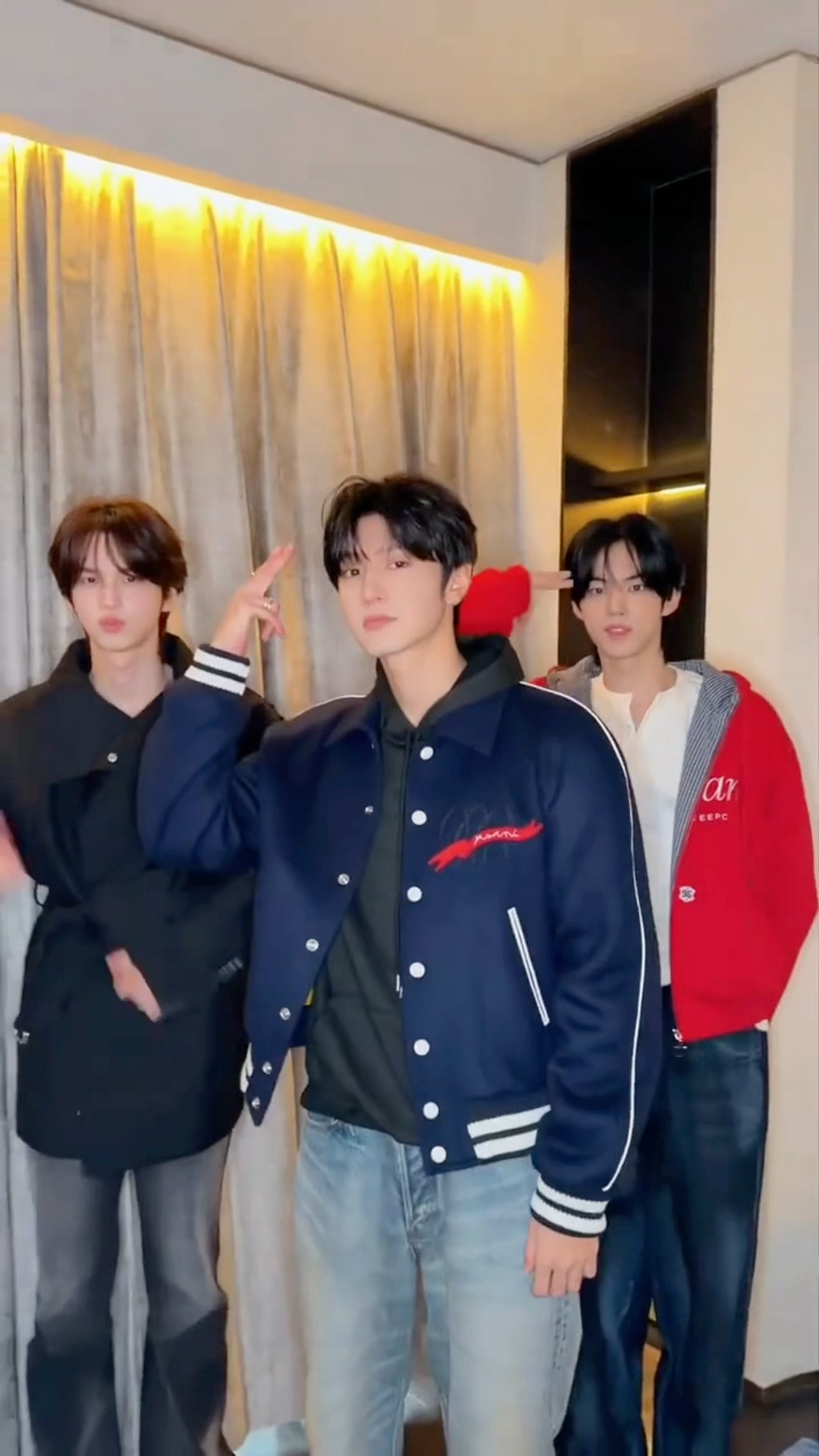 陈哲远申惟金道勋cha陈哲远跳男团  陈哲远跟申惟金道勋cha 爱豆远上线 太帅