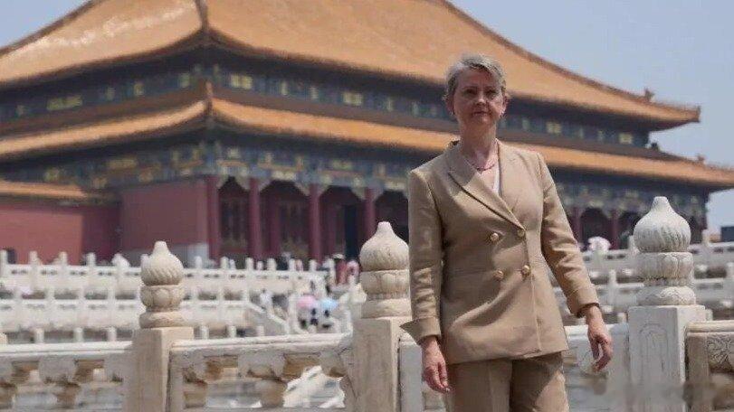 凤凰新闻【向中国屈服？英外相回怼：你们搞啥“取消文化”外交，有毒】据外交部消息，