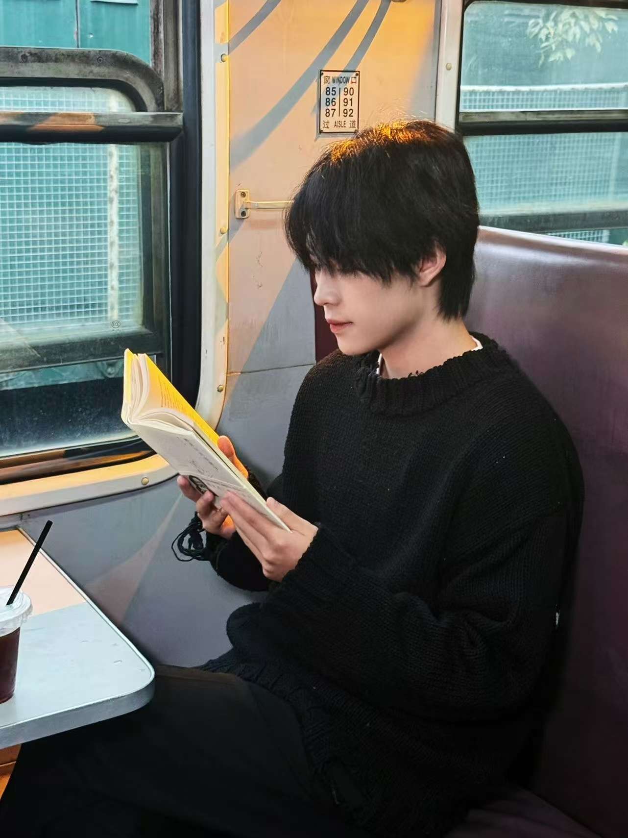 AG首届歌王争霸赛正式来袭，音符碰撞出热血火花，实力唱将同台竞技，快来pick你