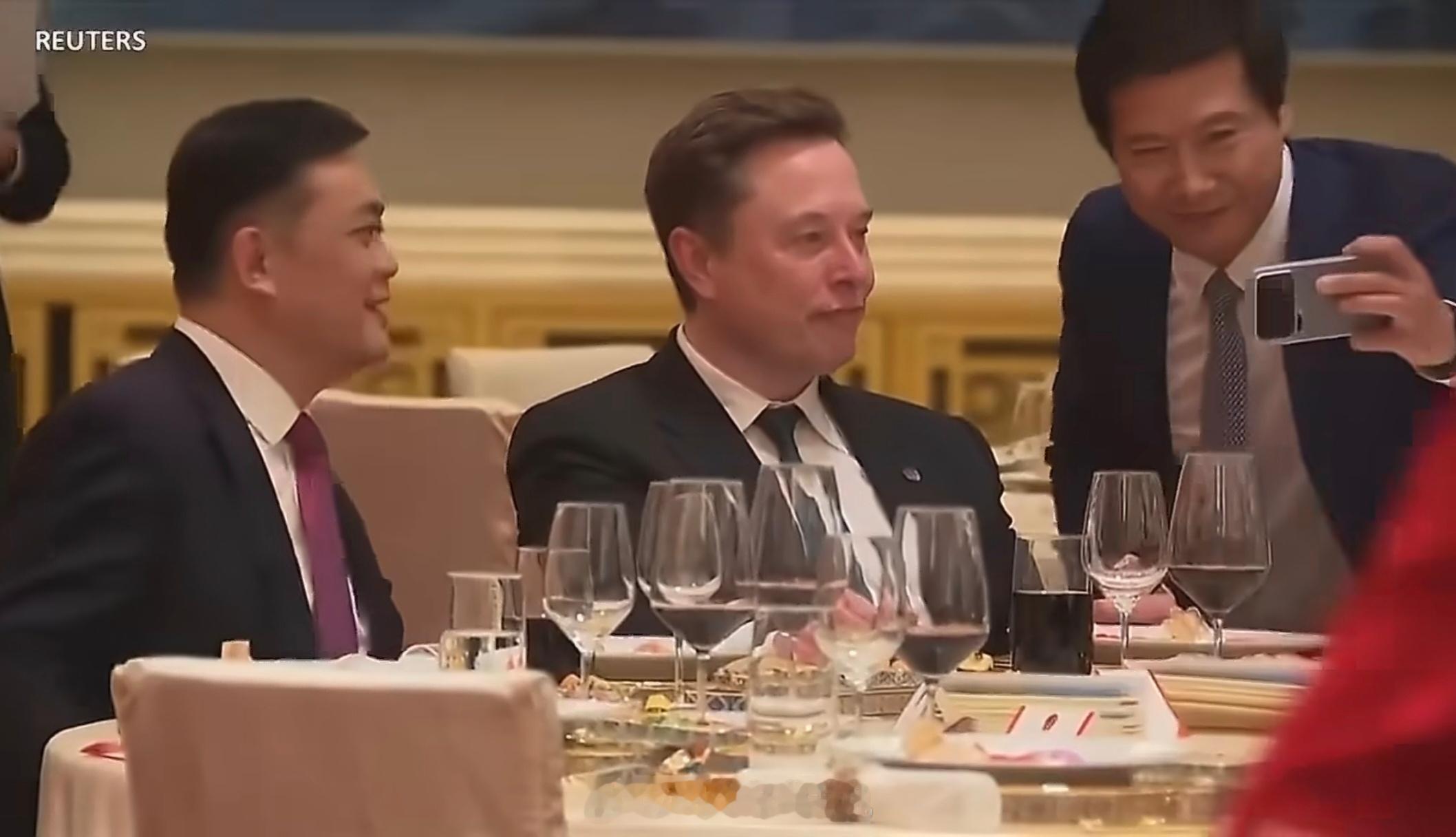 有的人是真的坏透了，中美宴会这种场合，都在想方设法黑雷军其实看完整视频的，就知道