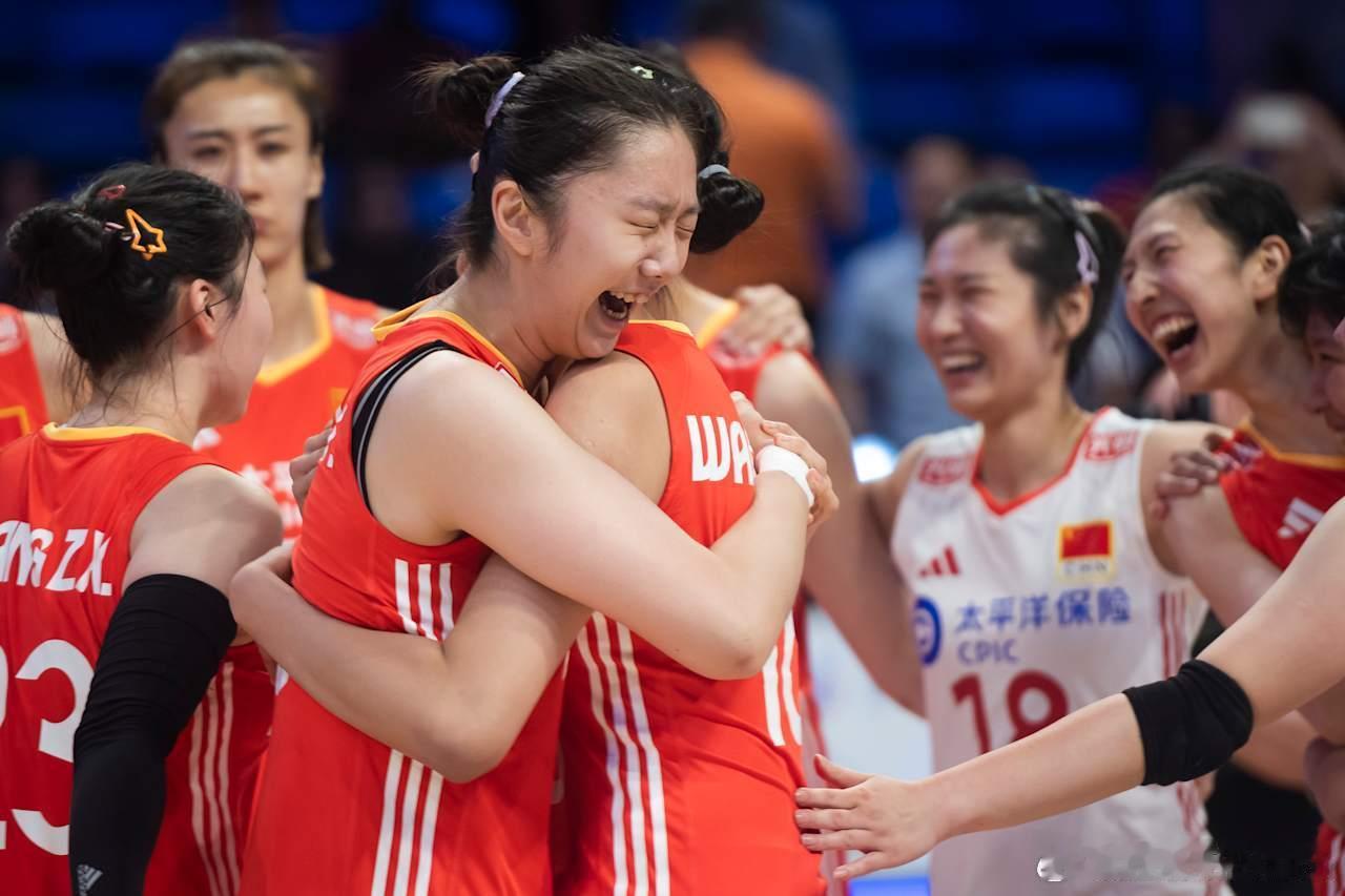 中国女排3比2多米尼加女排 中国女排美国站开门红 ⚡️ 虽然比赛赢得有些困难，但