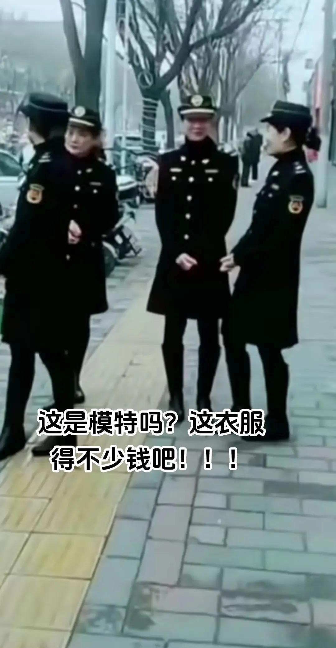 这班上得很悠闲，
个个像模特。
……
#哪有班味儿了# #都有班上了#