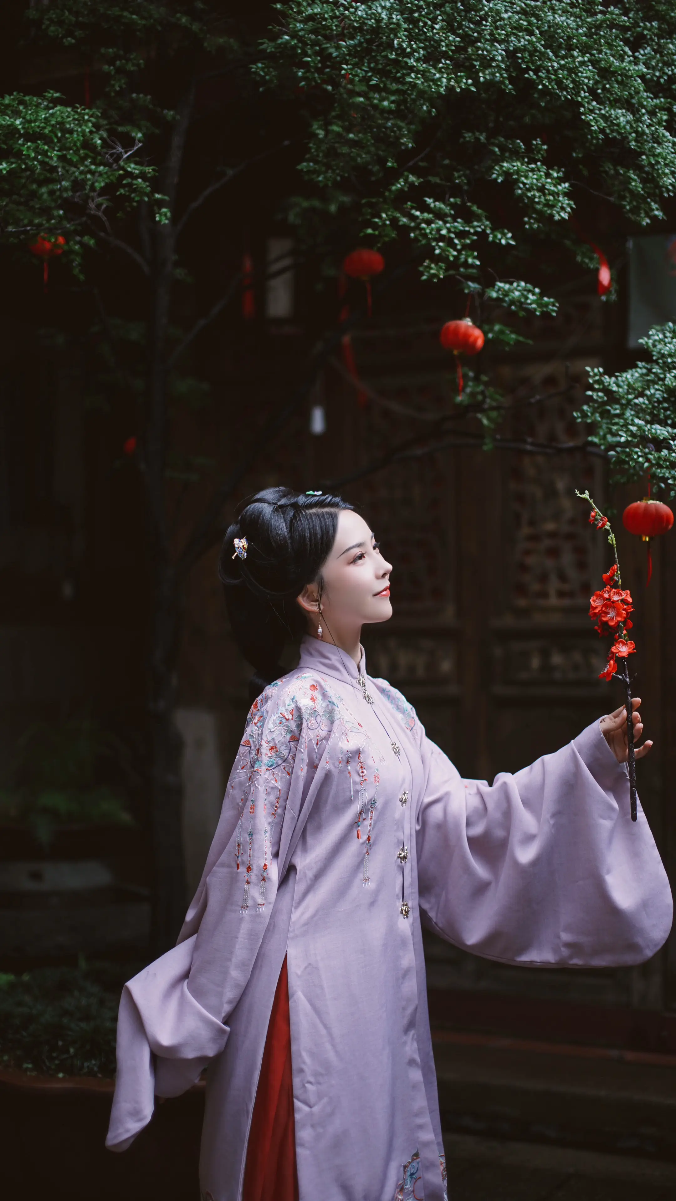 国风美学 汉服与古巷的适配度 明制美学