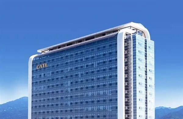 车市热门 近日，宁德时代披露2025年财报，公司创始人、董事长曾毓群年度个人分红