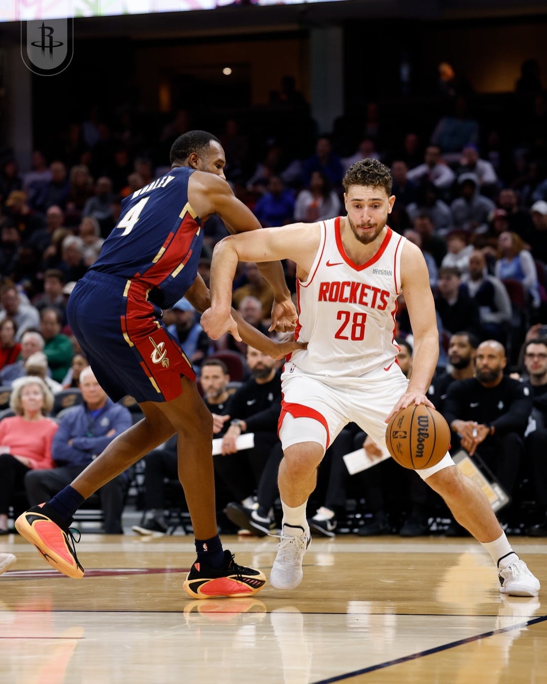 申京谈对位DPOY莫布里：“我面对任何人都不会退缩。不管是莫布里或者是其他任何人