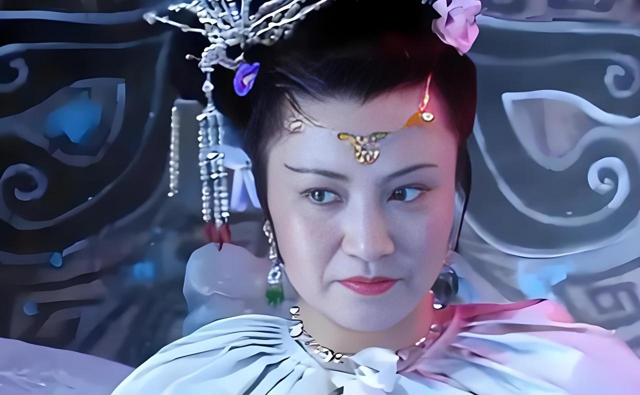 白骨精，老一辈的演技真是太厉害啦
这是86版《西游记》里的白骨精，就这一个眼神，