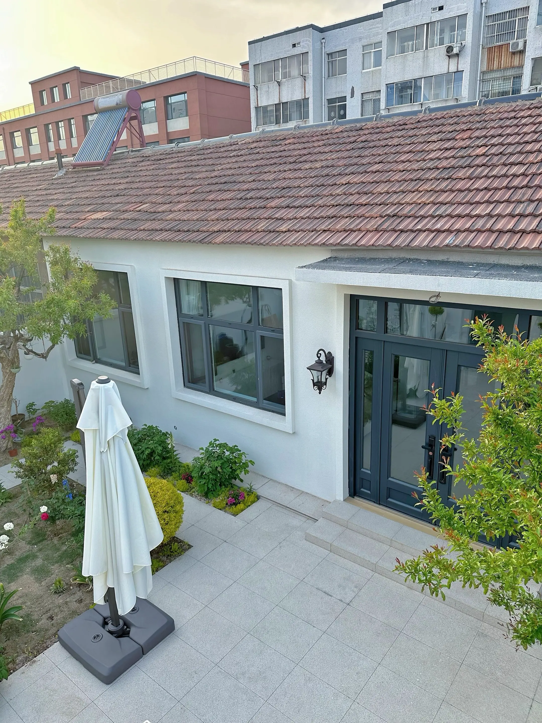 买不起大别墅，于是我装修了个“小的”