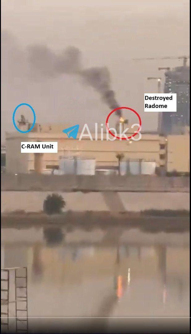 公布的卫星图像显示，今晚无人机袭击后，美国驻巴格达大使馆建筑群遭到破坏，红色圆圈