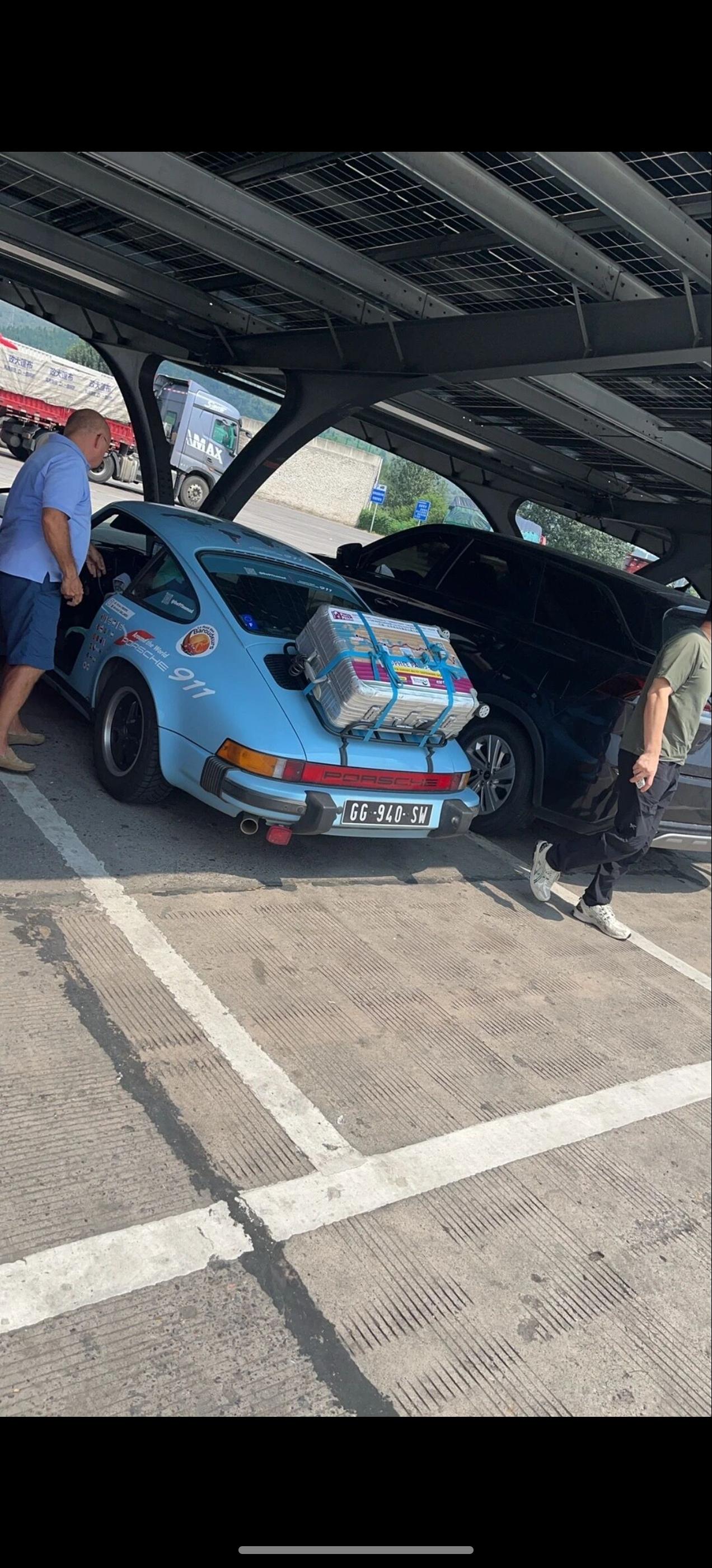 高速偶遇经典老爷车保时捷911turbos 911turbo porsche 超