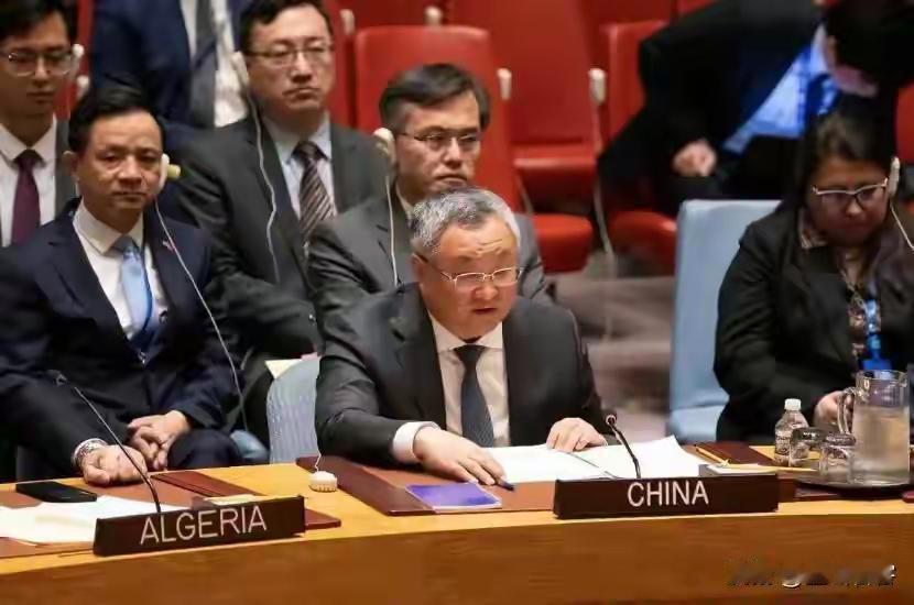 中日海上对峙：紧张局势下的疯狂试探与危险信号
中方刚发出最后通牒，不到24小时，