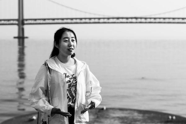 目前中国最棘手的两大难题，压根不是台海博弈、中美较量，也不是中日摩擦、负债压力，