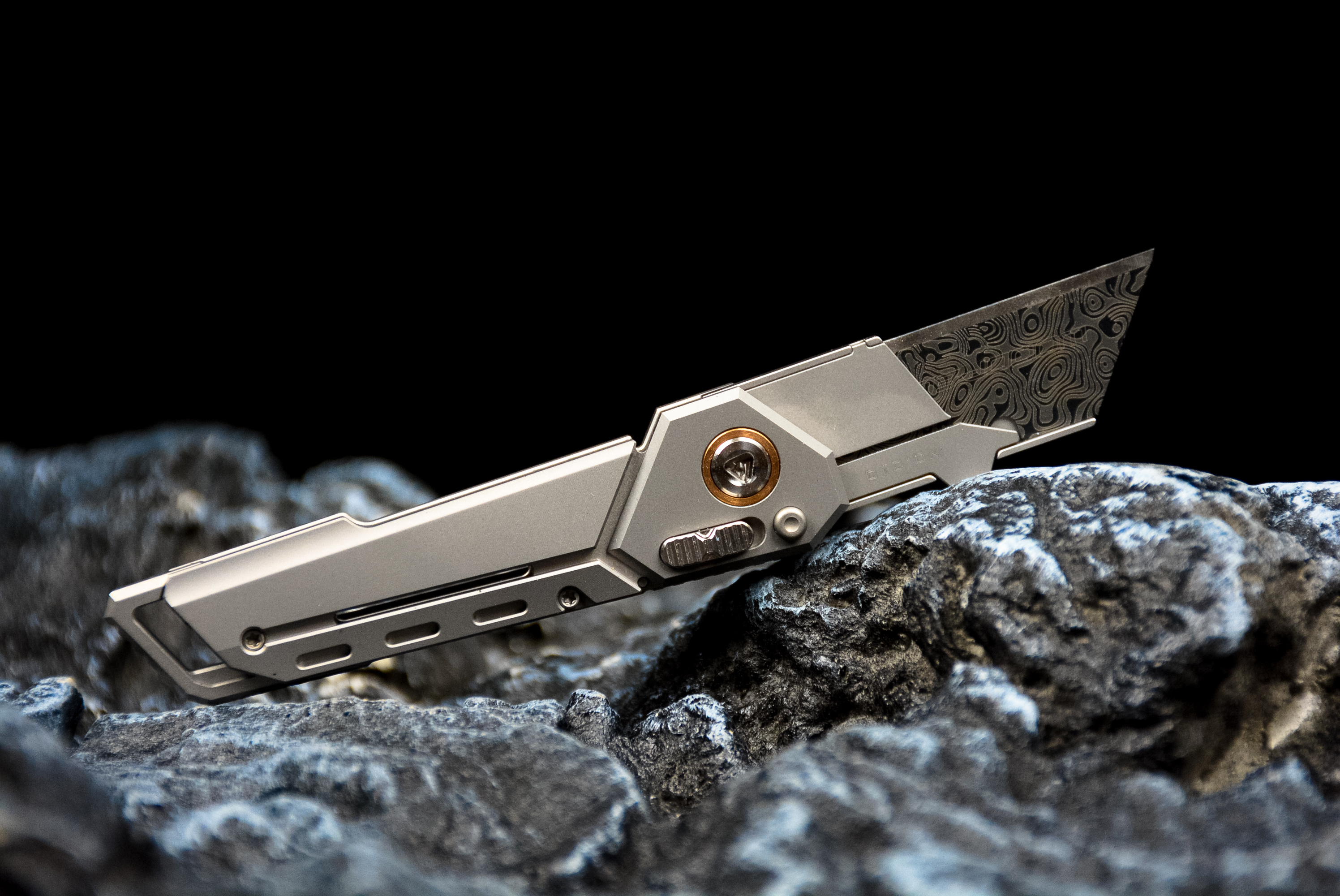 真正男人减速带！机甲风+钛合金+双锁折叠：北斗作折叠美工刀数码好物种草计划