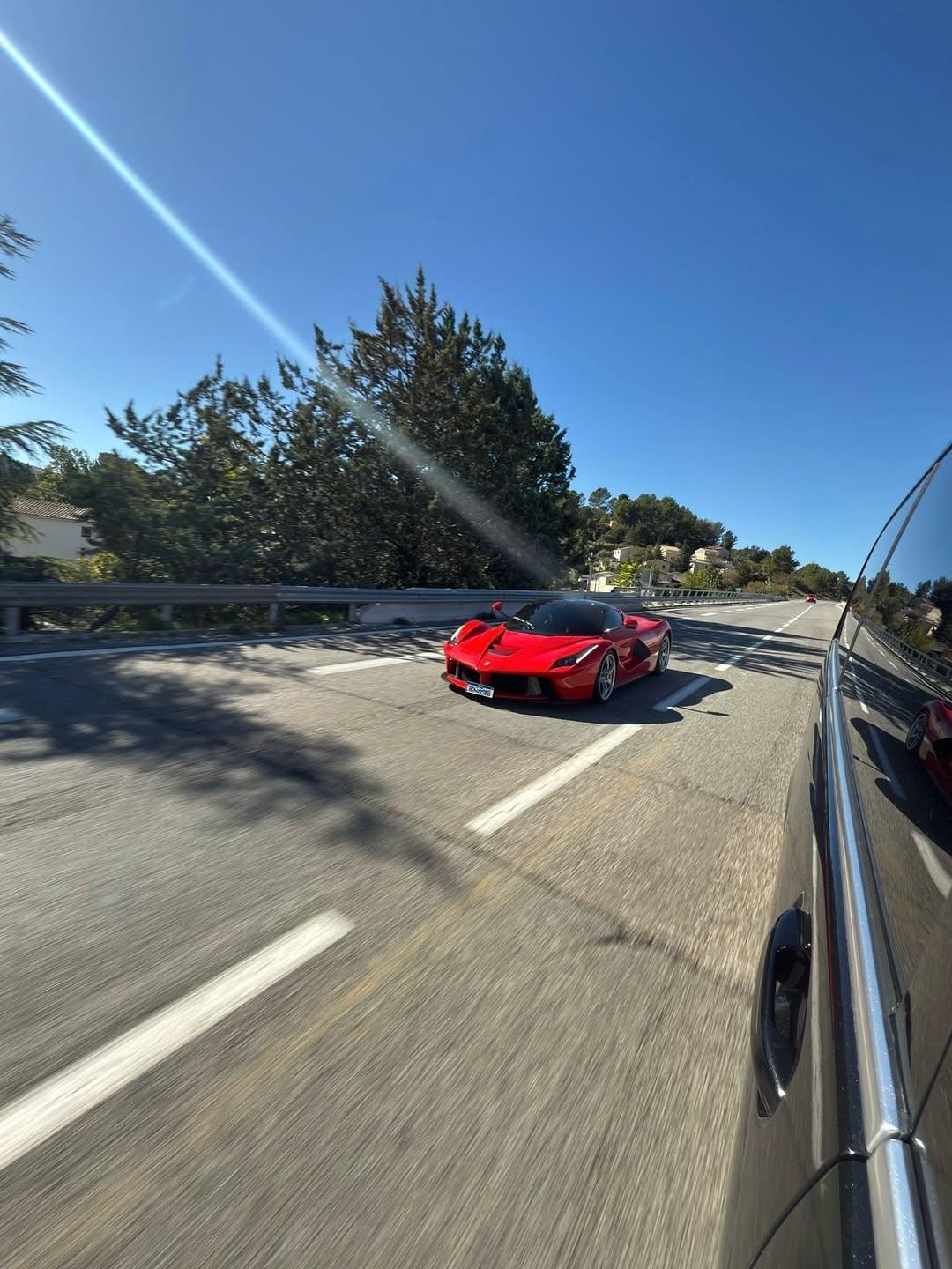 “中年危机：远看山有色，近听水无声”