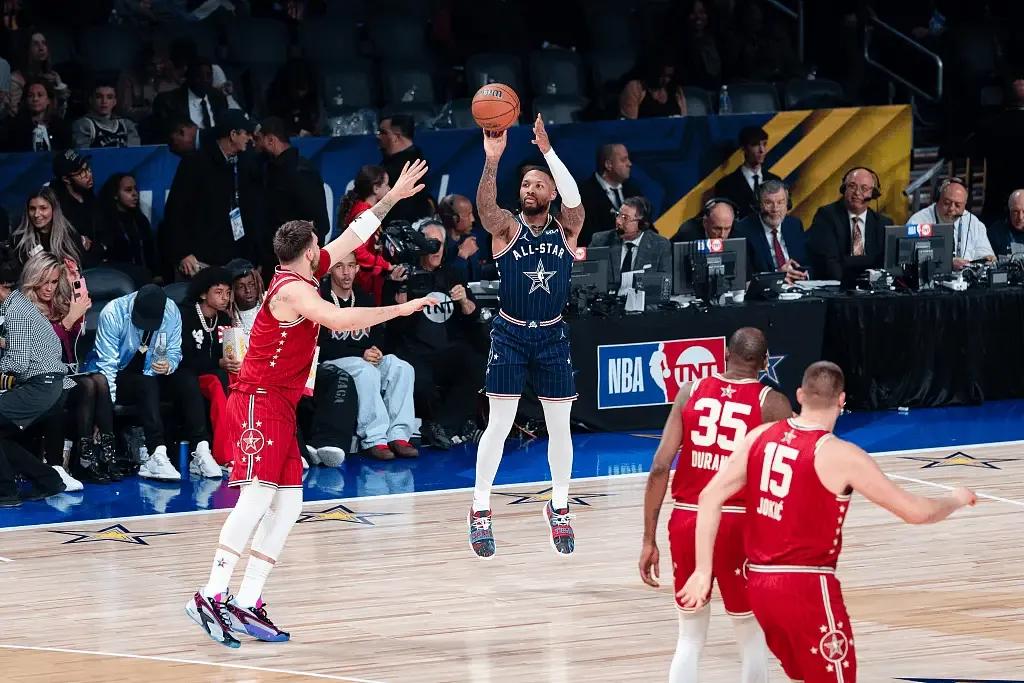 利拉德和雄鹿或许是个美丽的误会？？
全明星赛前，输给灰熊后，老李上任后，雄鹿3胜